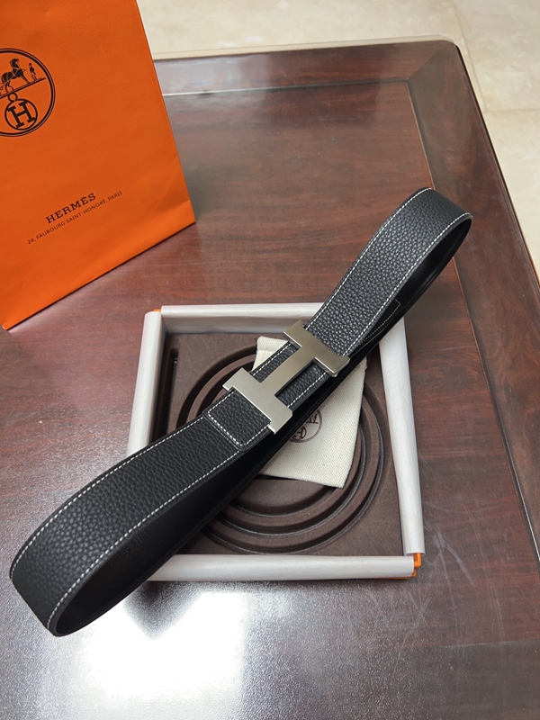 エルメスベルト背面デザイン